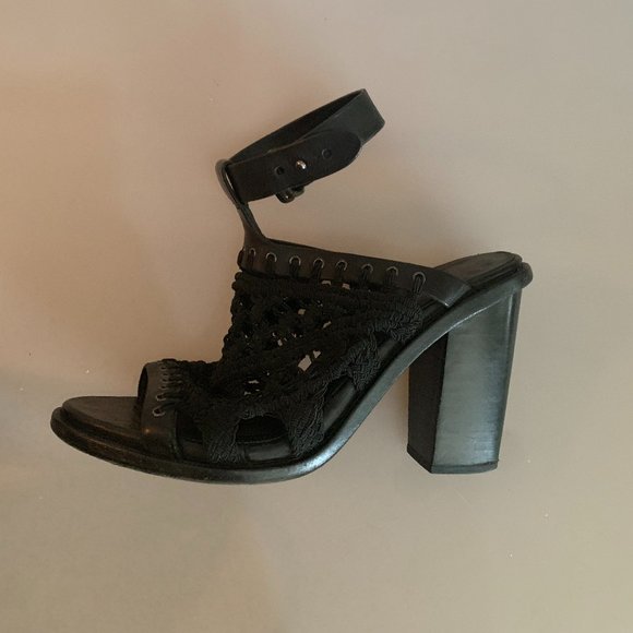 Shoes - Picture 2 of 4